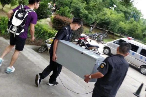 突变元年伊甸之路敌人互杀怎么完成